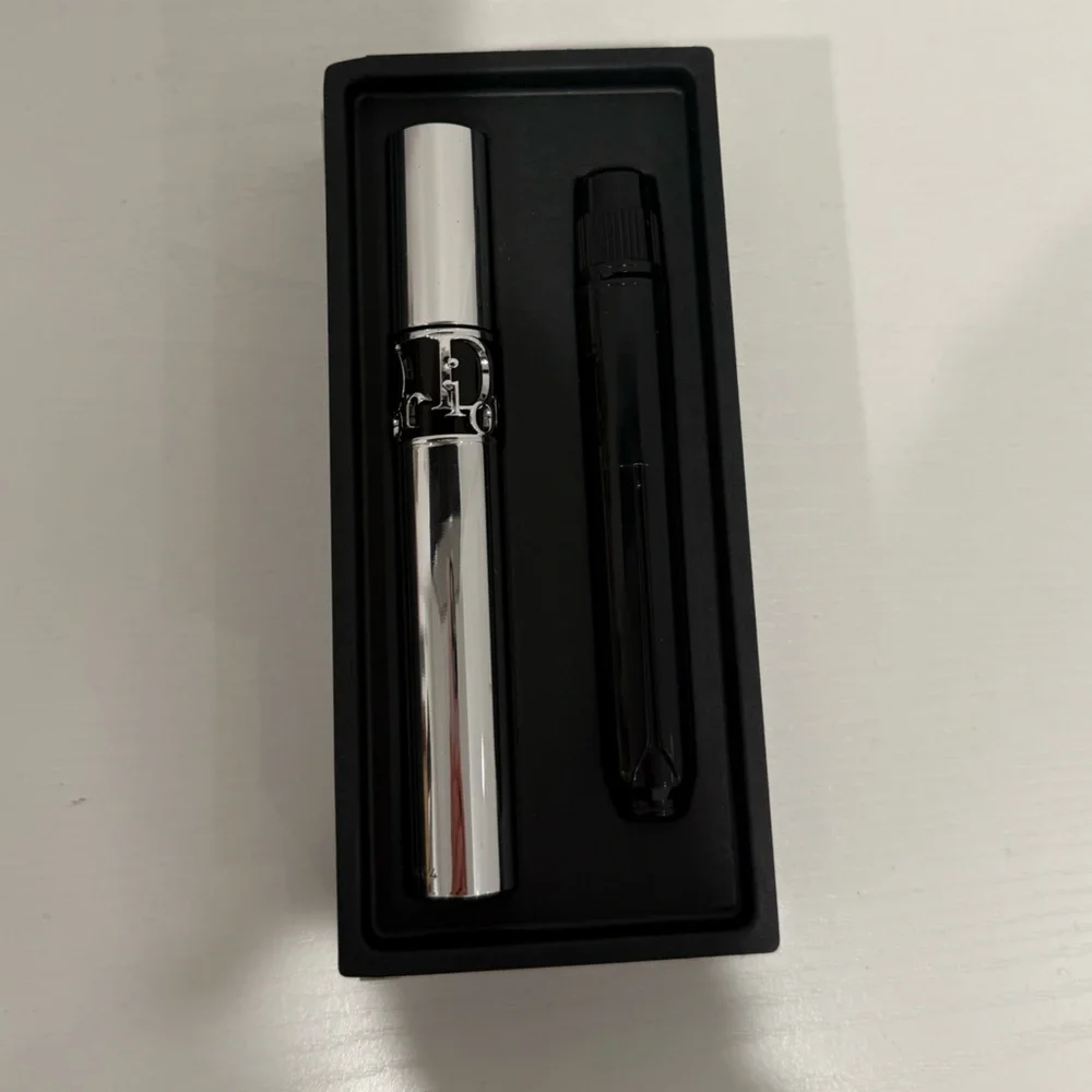 Dior - Picture 2 of 2